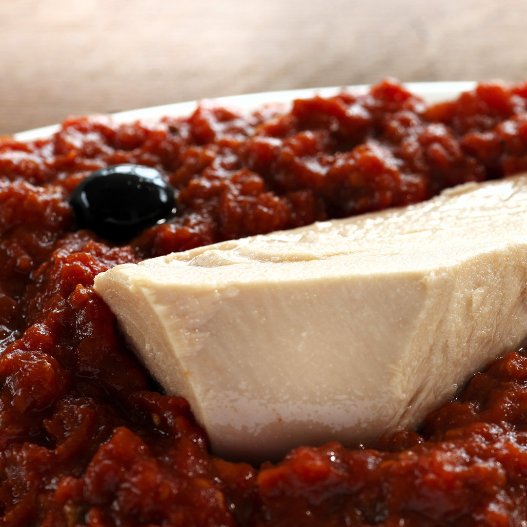 Tuna Fillets with sun-dried tomato sauce
